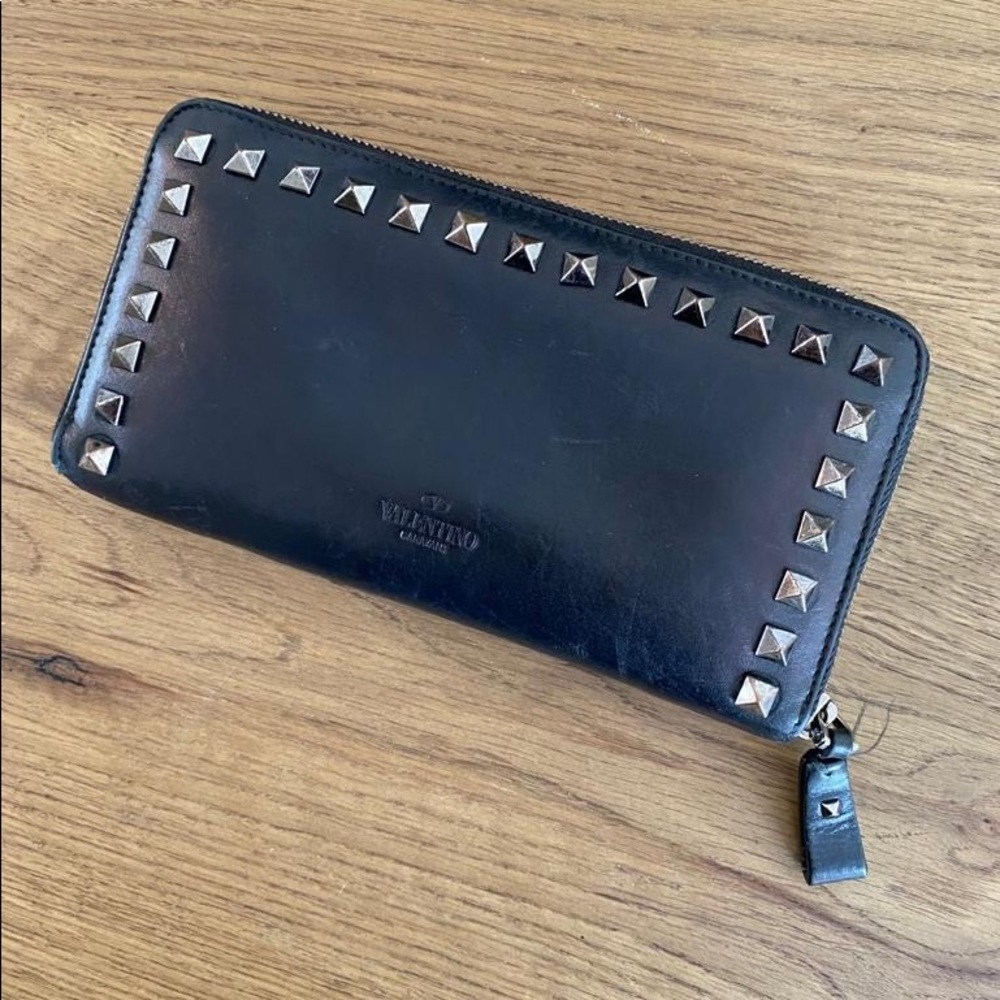 Valentino Black Leather Rockstud Wallet Long